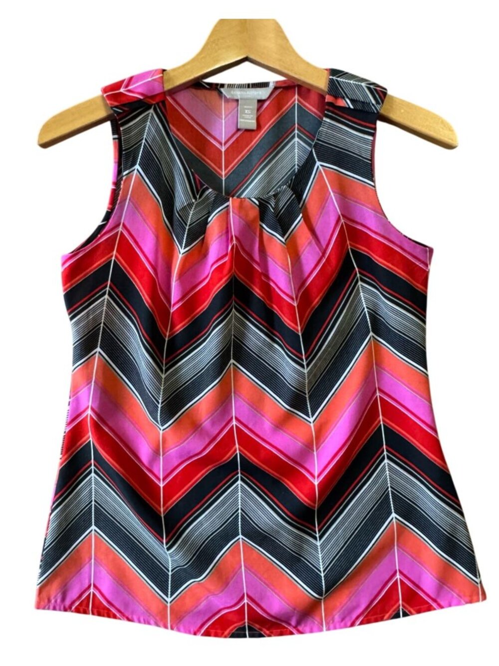 Banana Republic Petite Sleeveless Chevron Blouse XS Polyester Multicolor